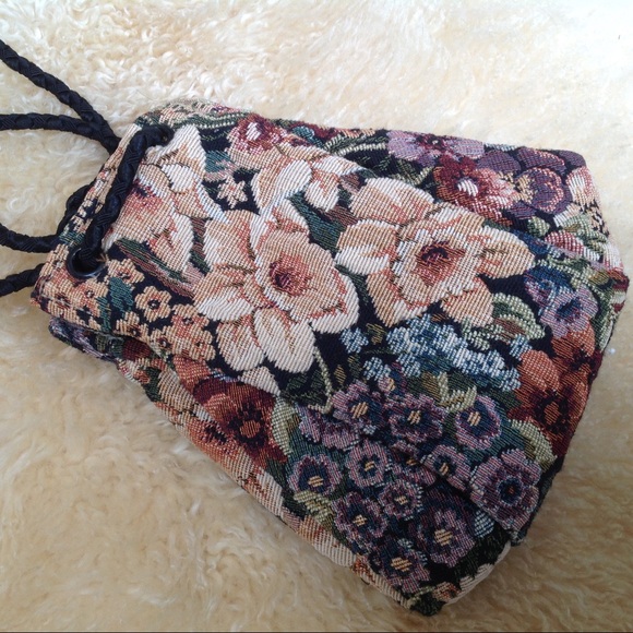 Bag - Picture 2 of 6